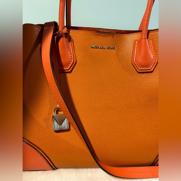 Michael Kors 2way Burnt Orange handbag/crossbody. Authentic & pre-owned - Picture 3 of 13